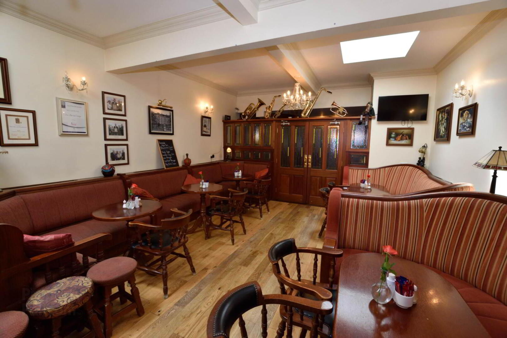 Fox`s Pub 15 of 26