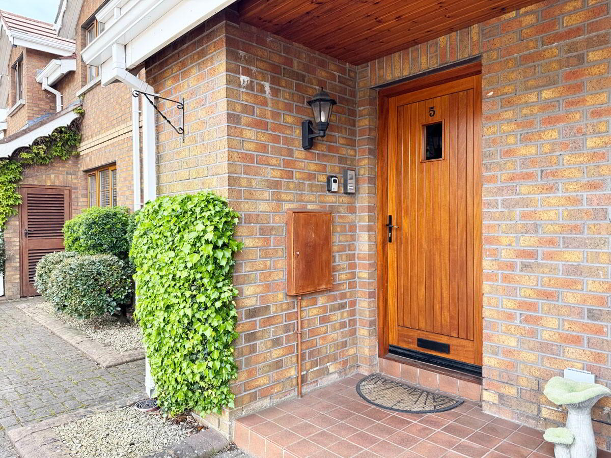 5 Weavers Court 3 of 14