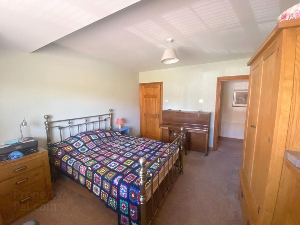5 Weavers Court 8 of 14