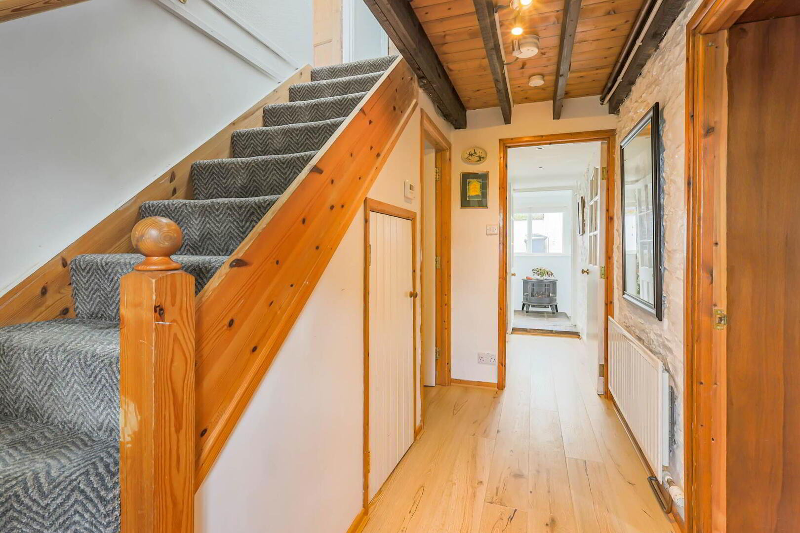 'Thistle Cottage', 25 The Hill 4 of 18