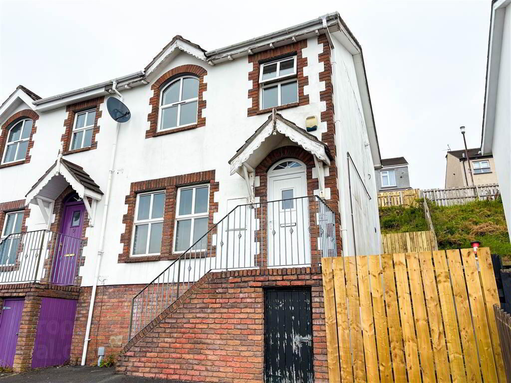 10 Carrickree Mews 1 of 8
