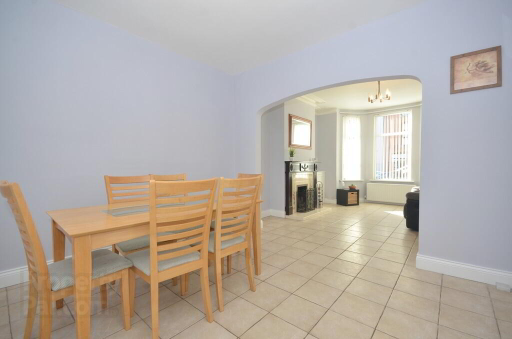 116 Ravenhill Avenue 6 of 13