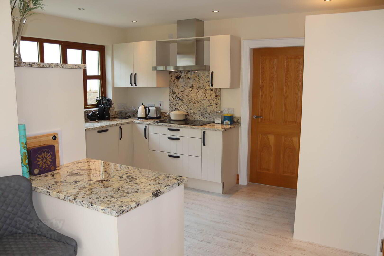 12 Clare Court 9 of 25