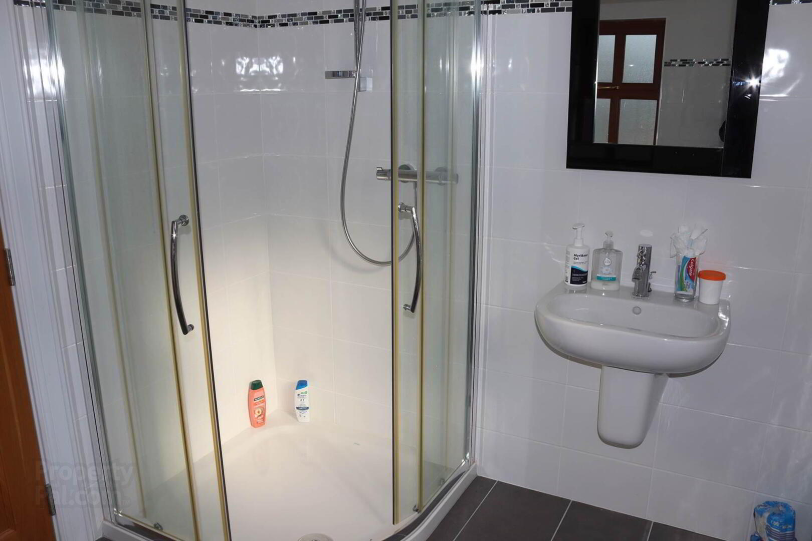 12 Clare Court 18 of 25