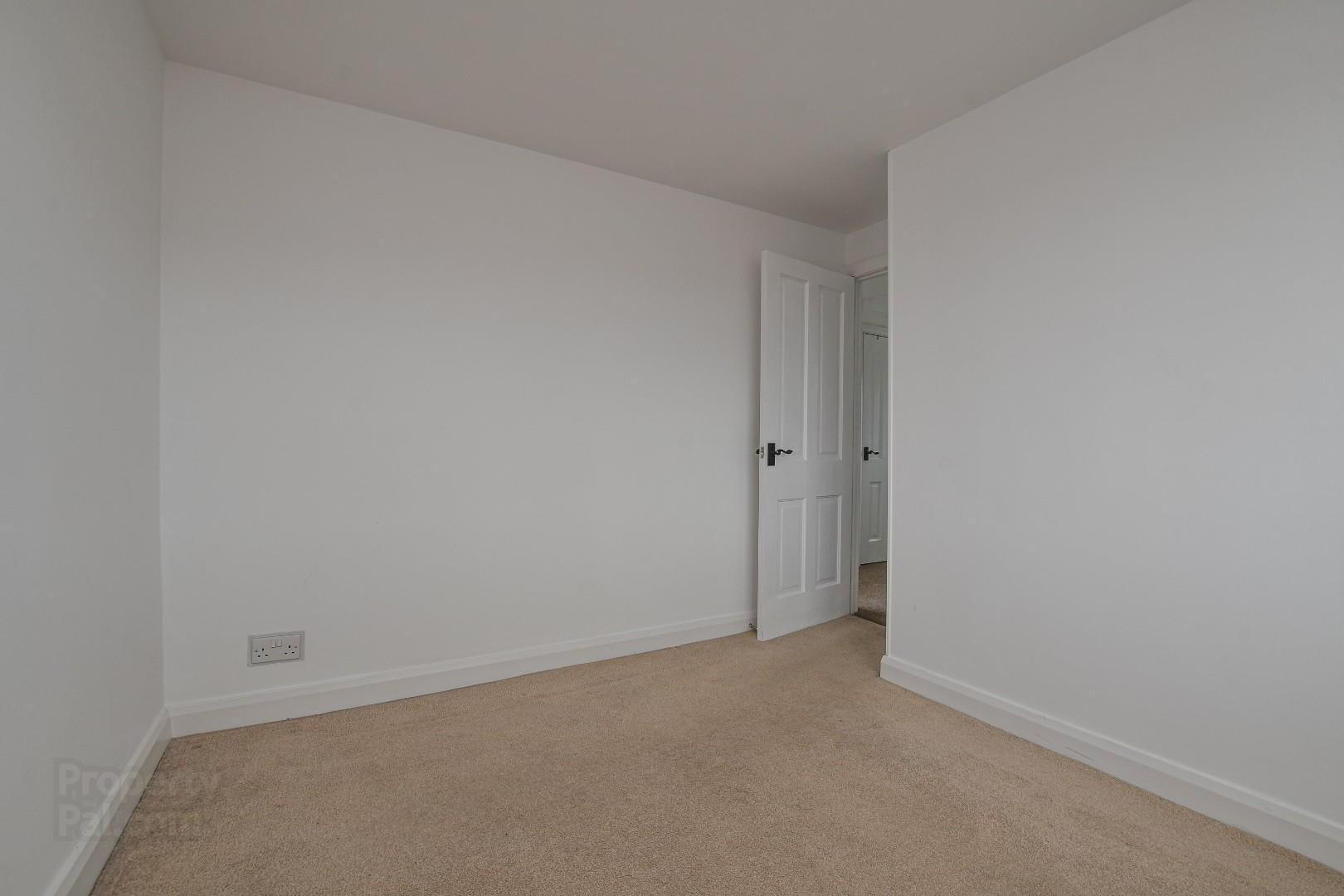 22 Dermott Crescent 18 of 26