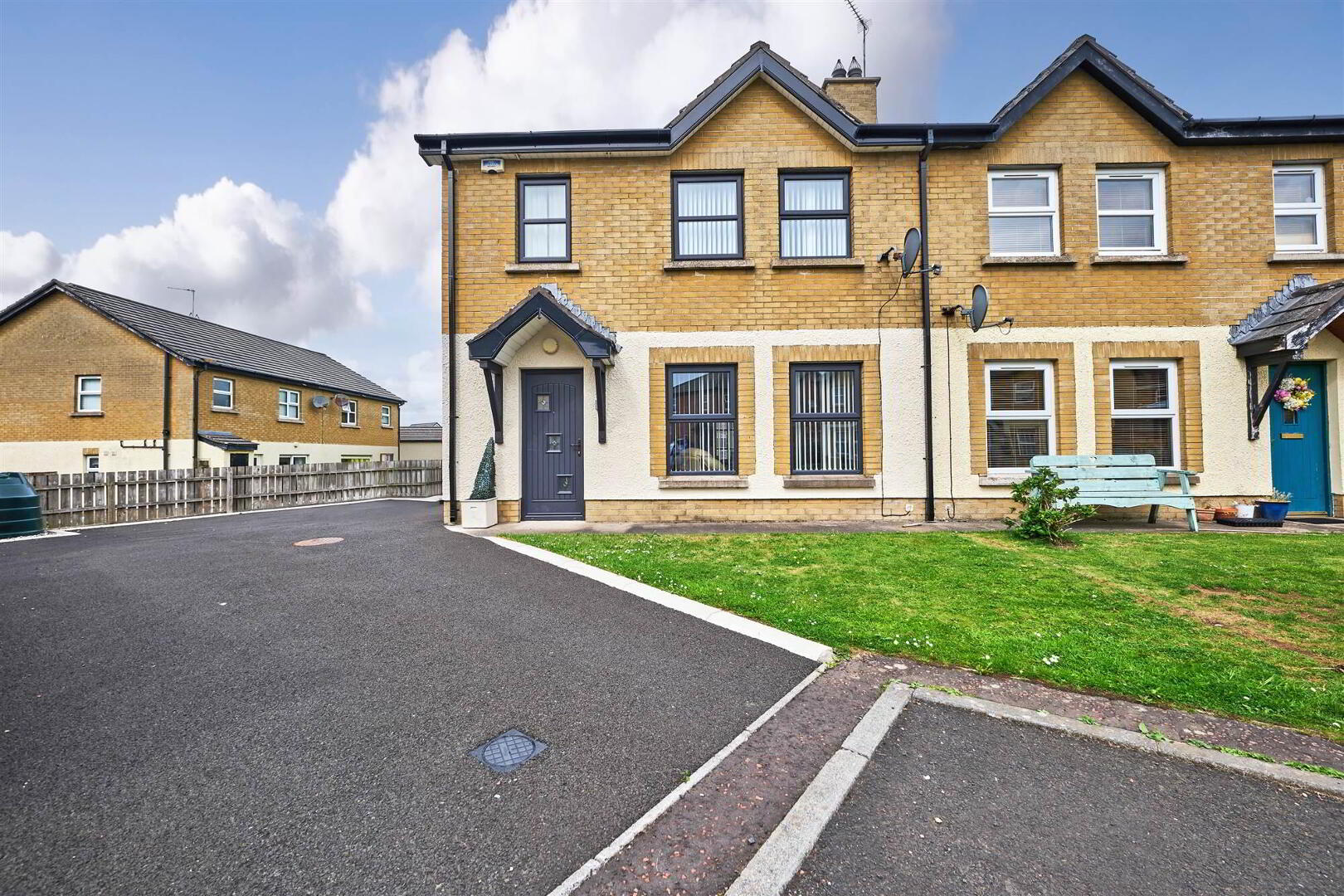 16 Hopefield Grove 1 of 24