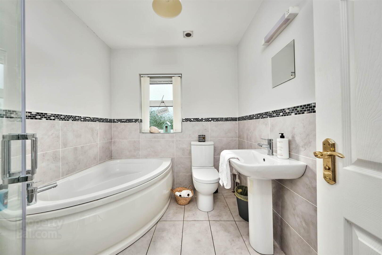 16 Hopefield Grove 18 of 24
