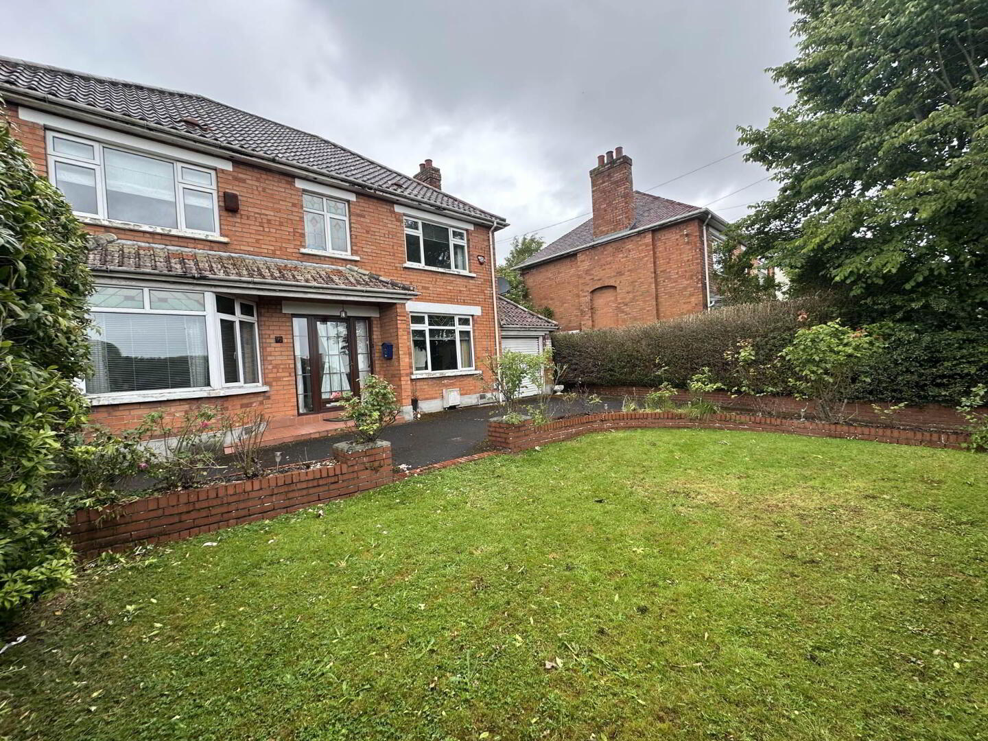 97 Andersonstown Road 2 of 40