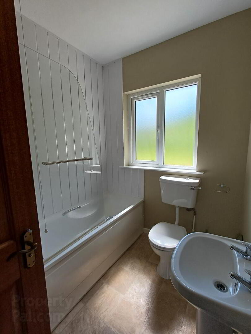Margarets Bungalow, 9 Crom Estate 9 of 20