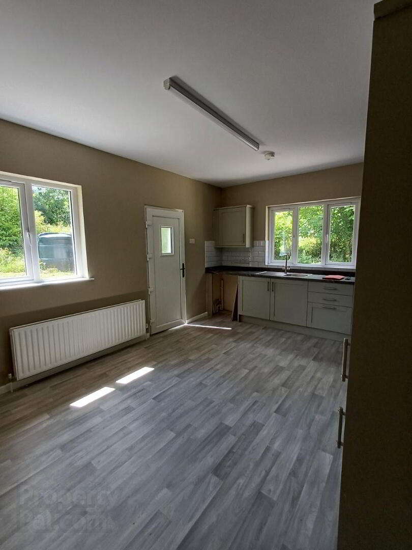 Margarets Bungalow, 9 Crom Estate 11 of 20