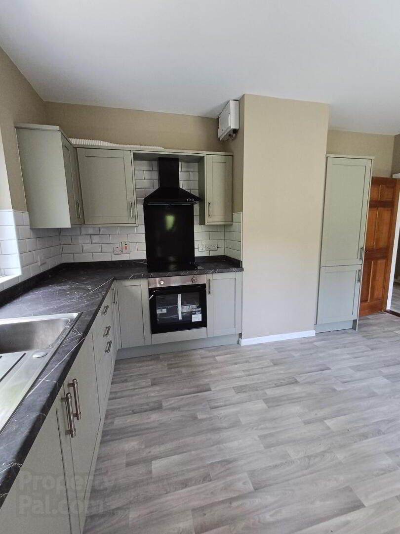 Margarets Bungalow, 9 Crom Estate 12 of 20