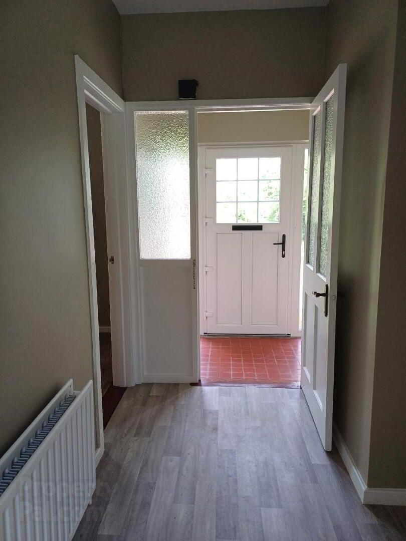 Margarets Bungalow, 9 Crom Estate 17 of 20