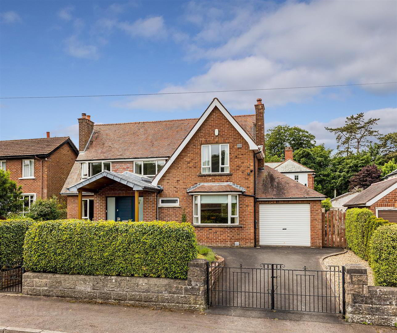 7 Castlehill Park West 1 of 42