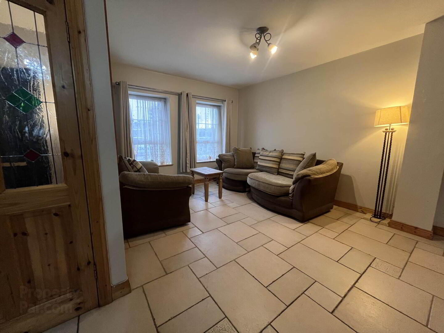 6 Regal Court 5 of 9