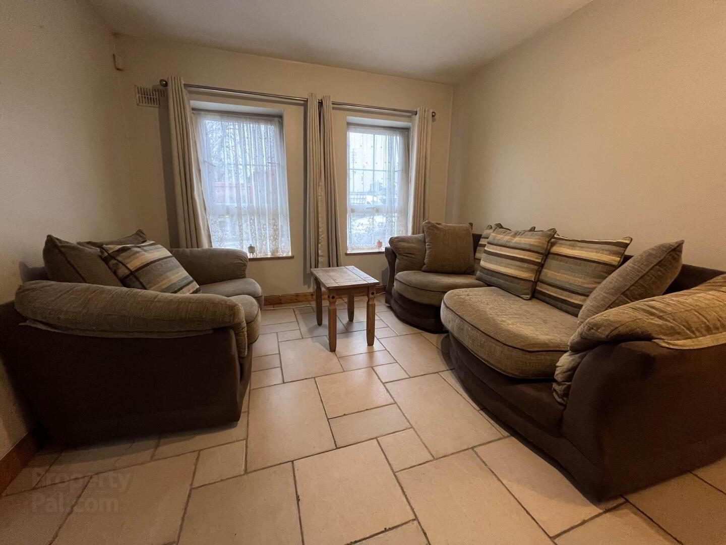 6 Regal Court 8 of 9