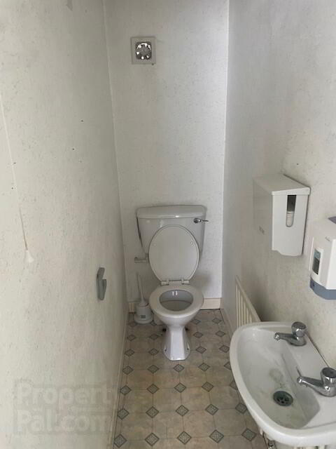 Cooneen Rooms, 20 Cooneen Road 4 of 10