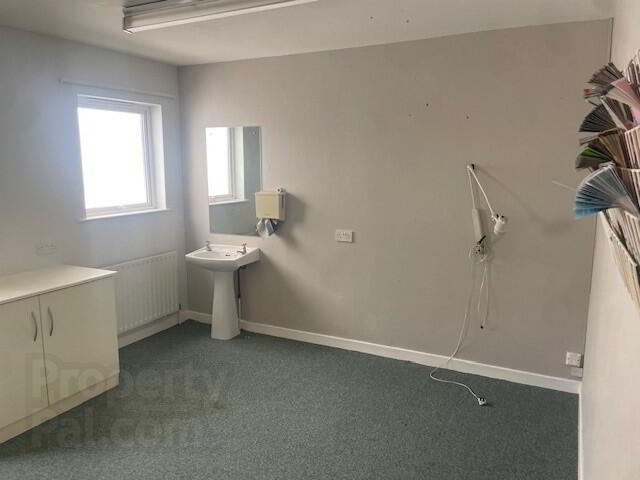 Cooneen Rooms, 20 Cooneen Road 5 of 10