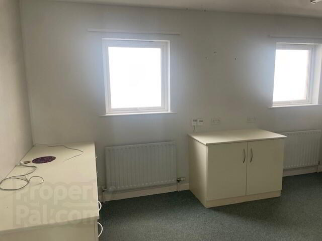 Cooneen Rooms, 20 Cooneen Road 6 of 10