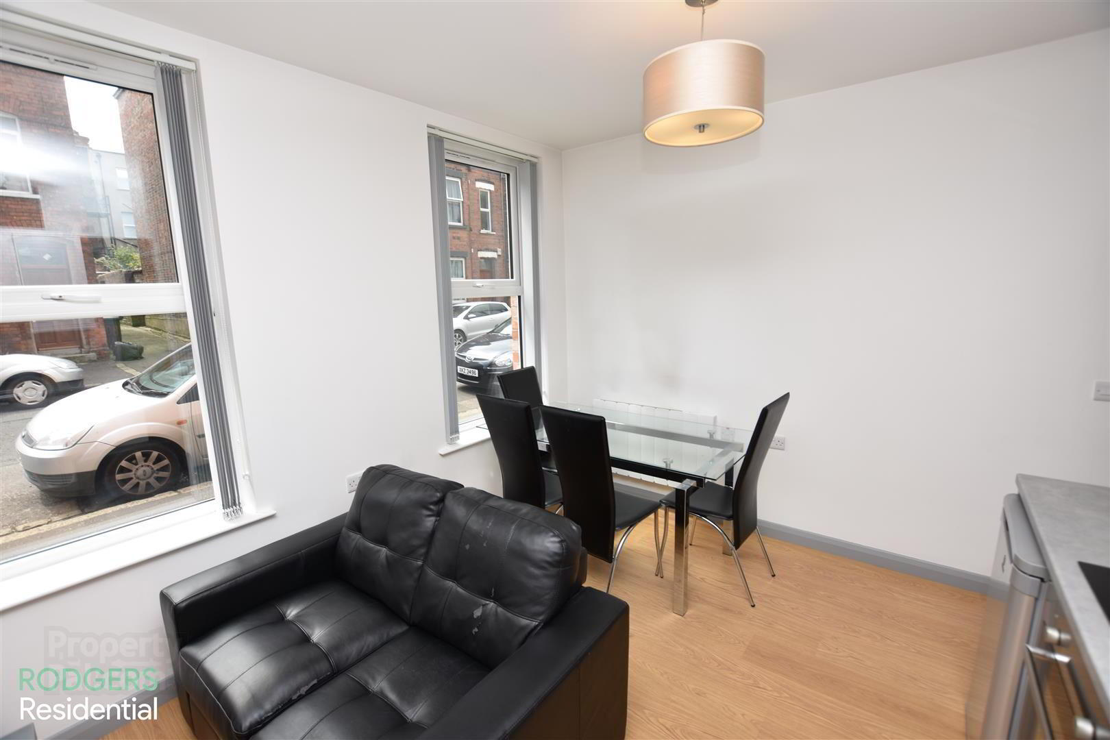 Apt 1, 125 Wellesley Avenue 3 of 7