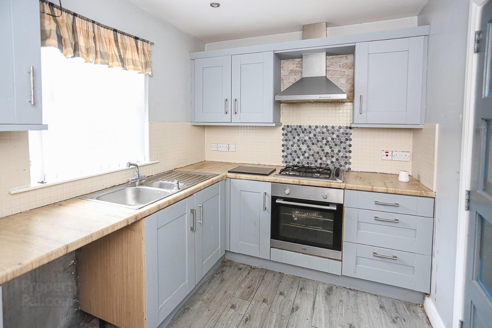 16 Glastry Court 6 of 17