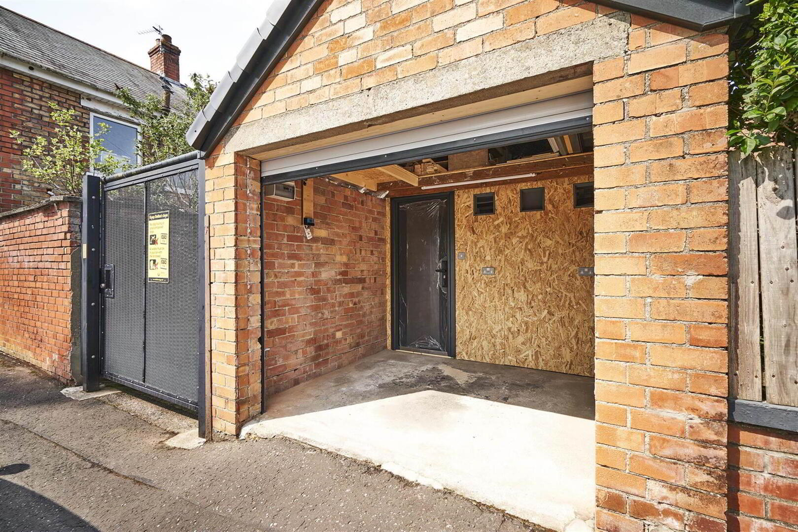 Garage @, 2 Harland Park 1 of 12