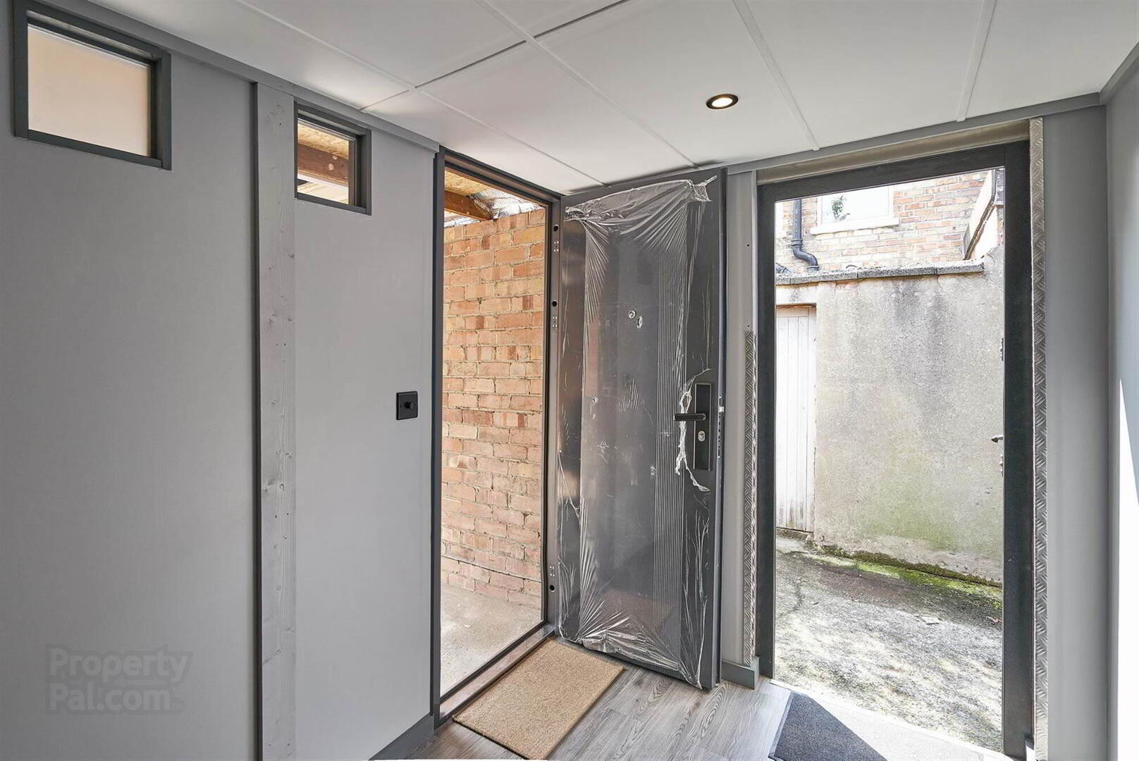 Garage @, 2 Harland Park 7 of 12
