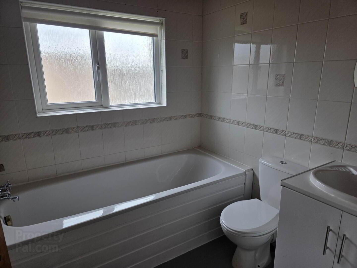 15 Woodford Mews 6 of 7