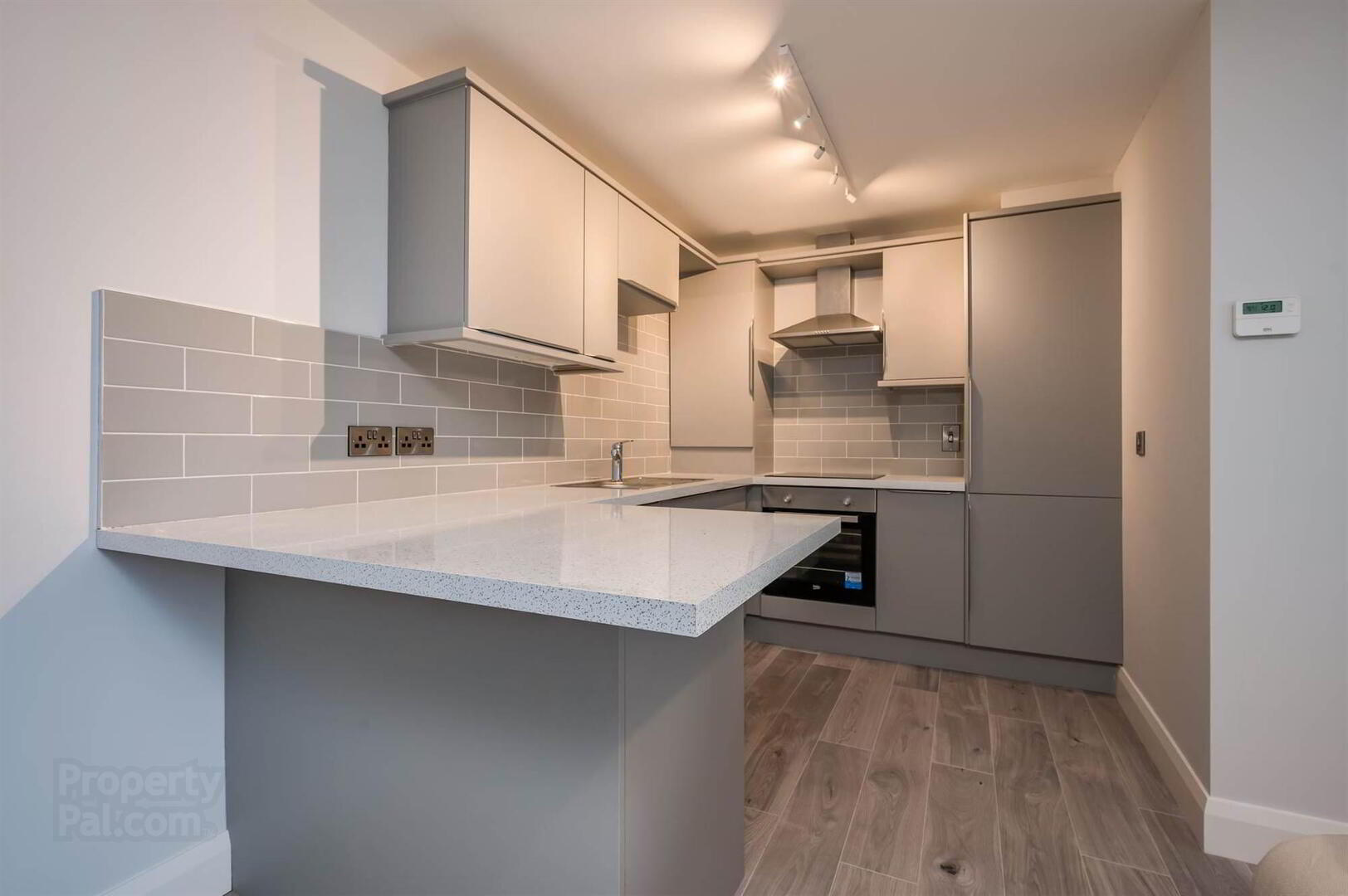 Apt 3, 41 Wellington Park 6 of 13