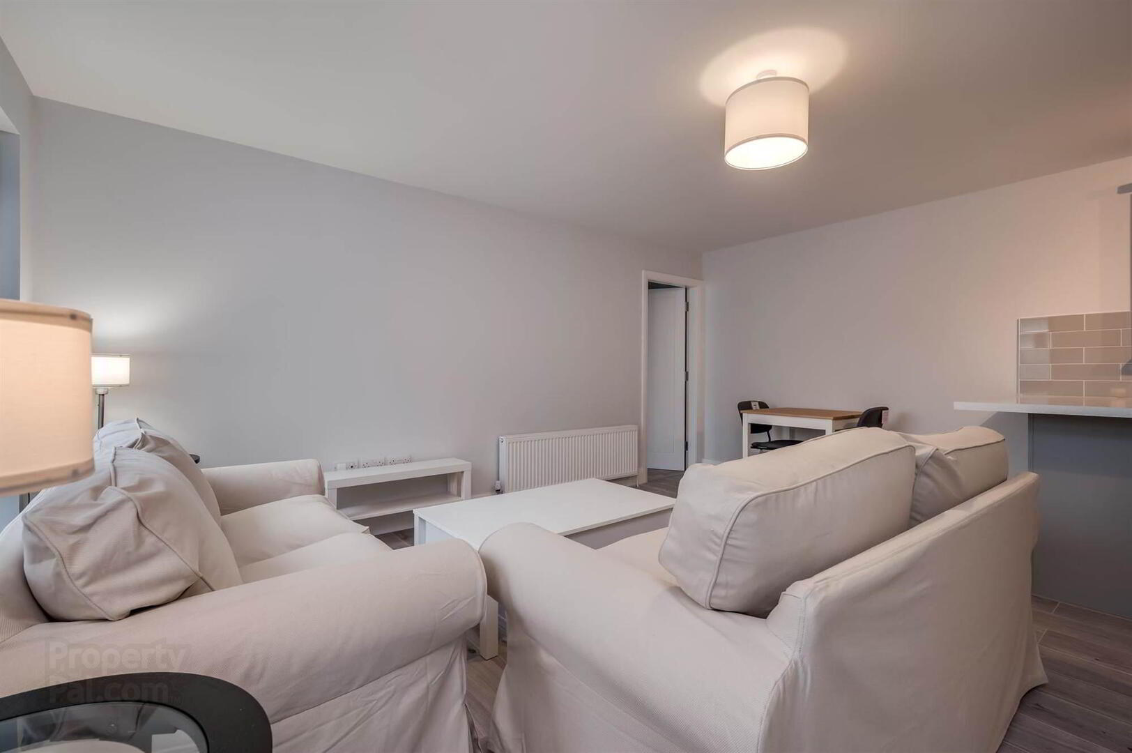 Apt 3, 41 Wellington Park 4 of 13