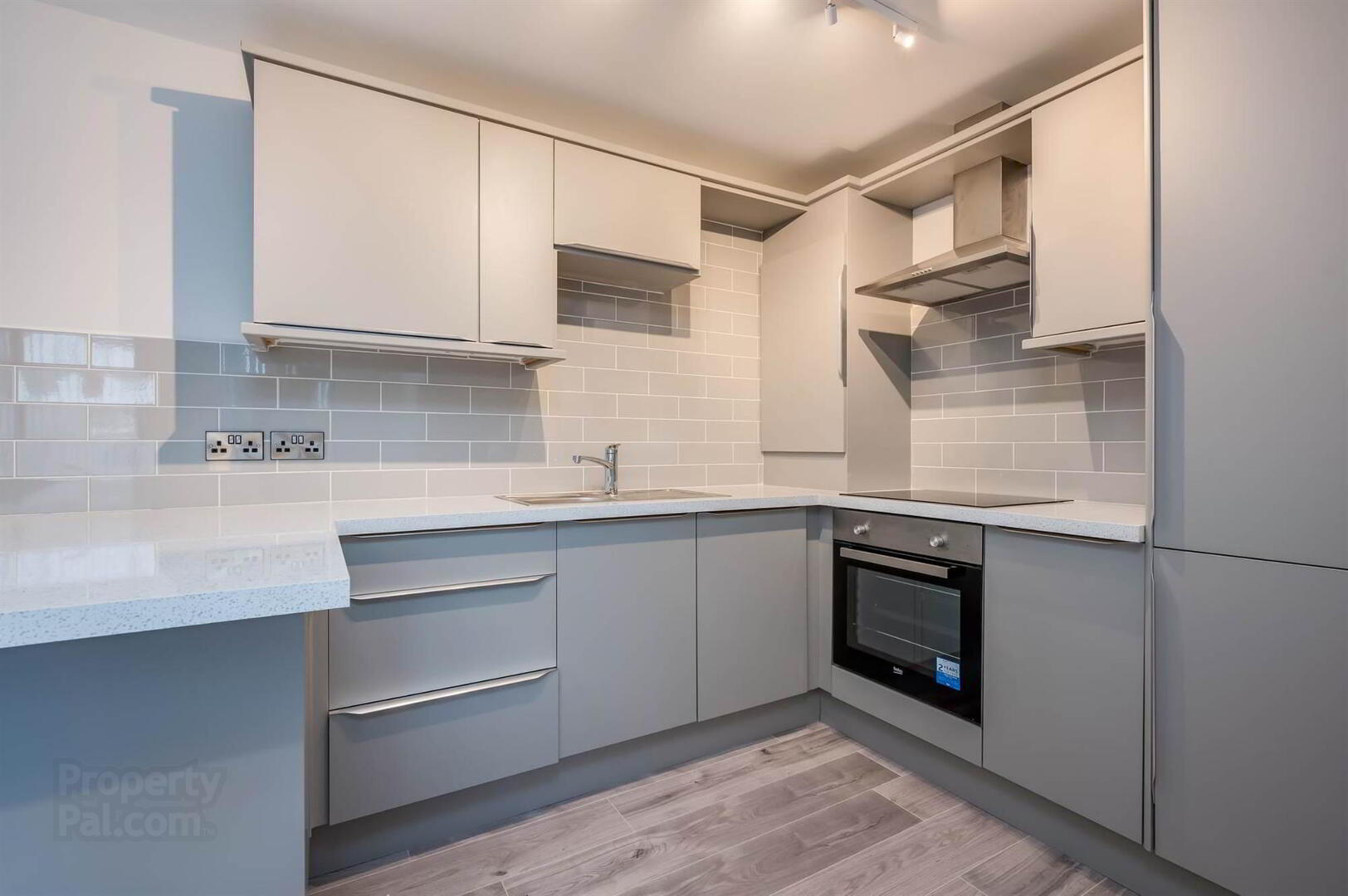 Apt 3, 41 Wellington Park 5 of 13