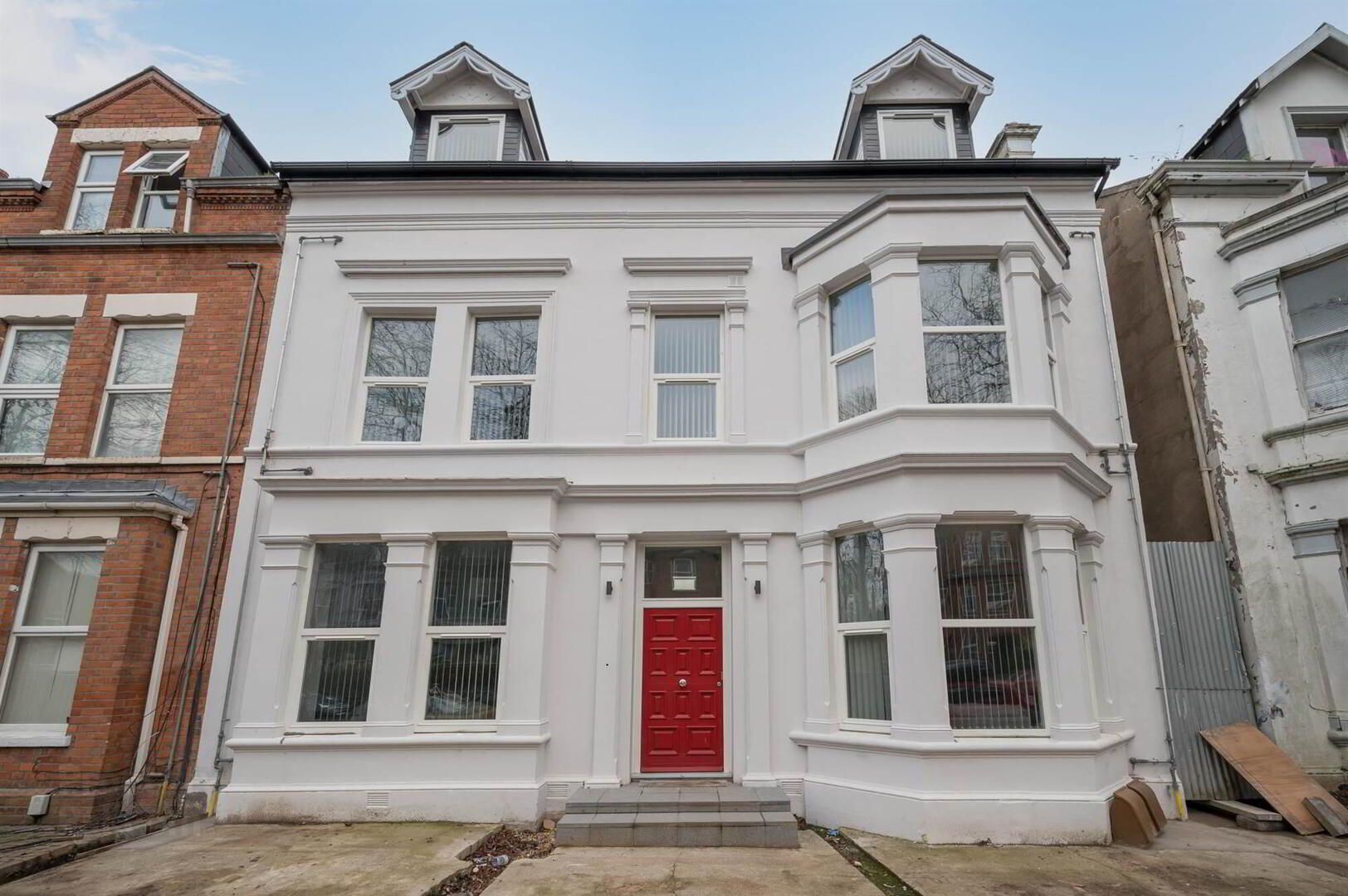 Apt 3, 41 Wellington Park 1 of 13