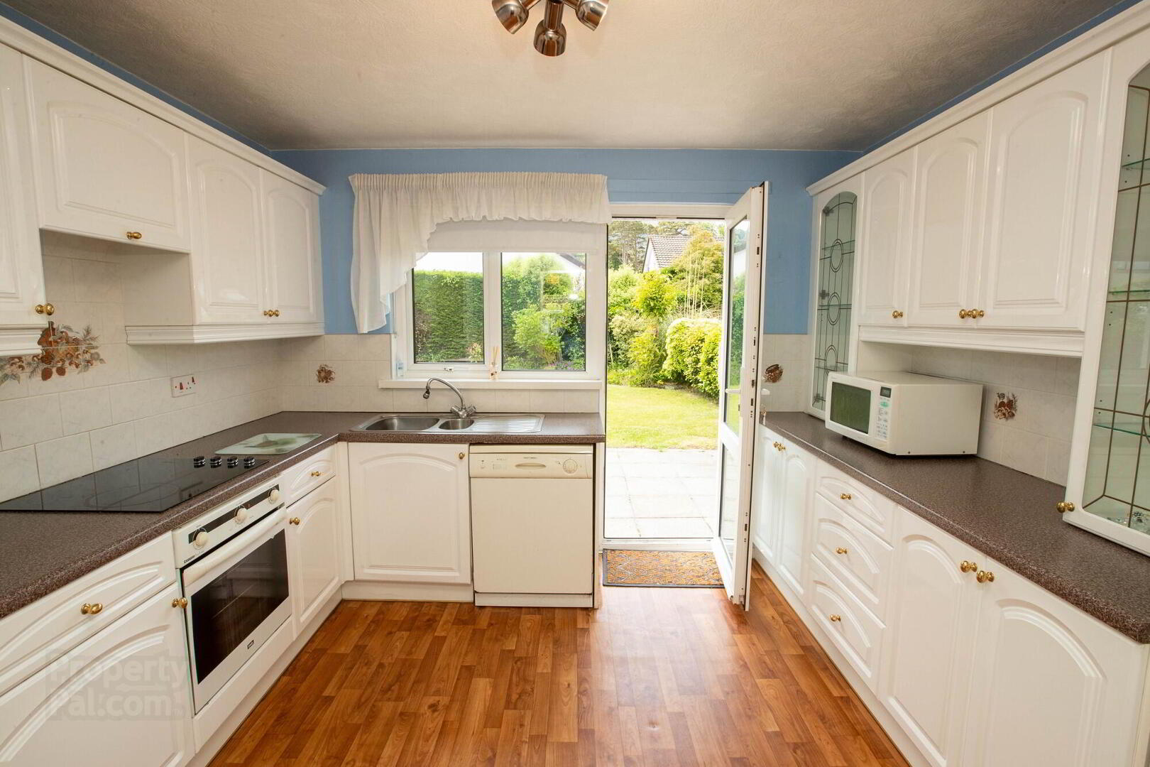 4 Marguerite Court 13 of 29