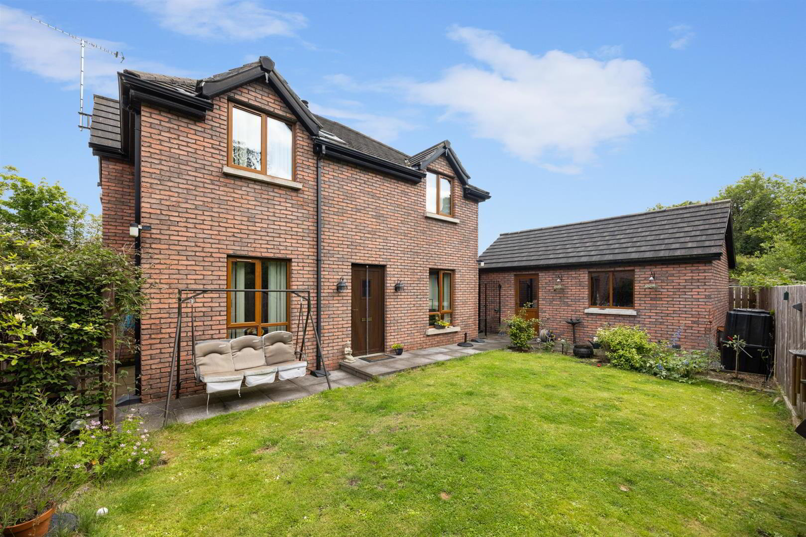 1b Rowallane Close 3 of 29