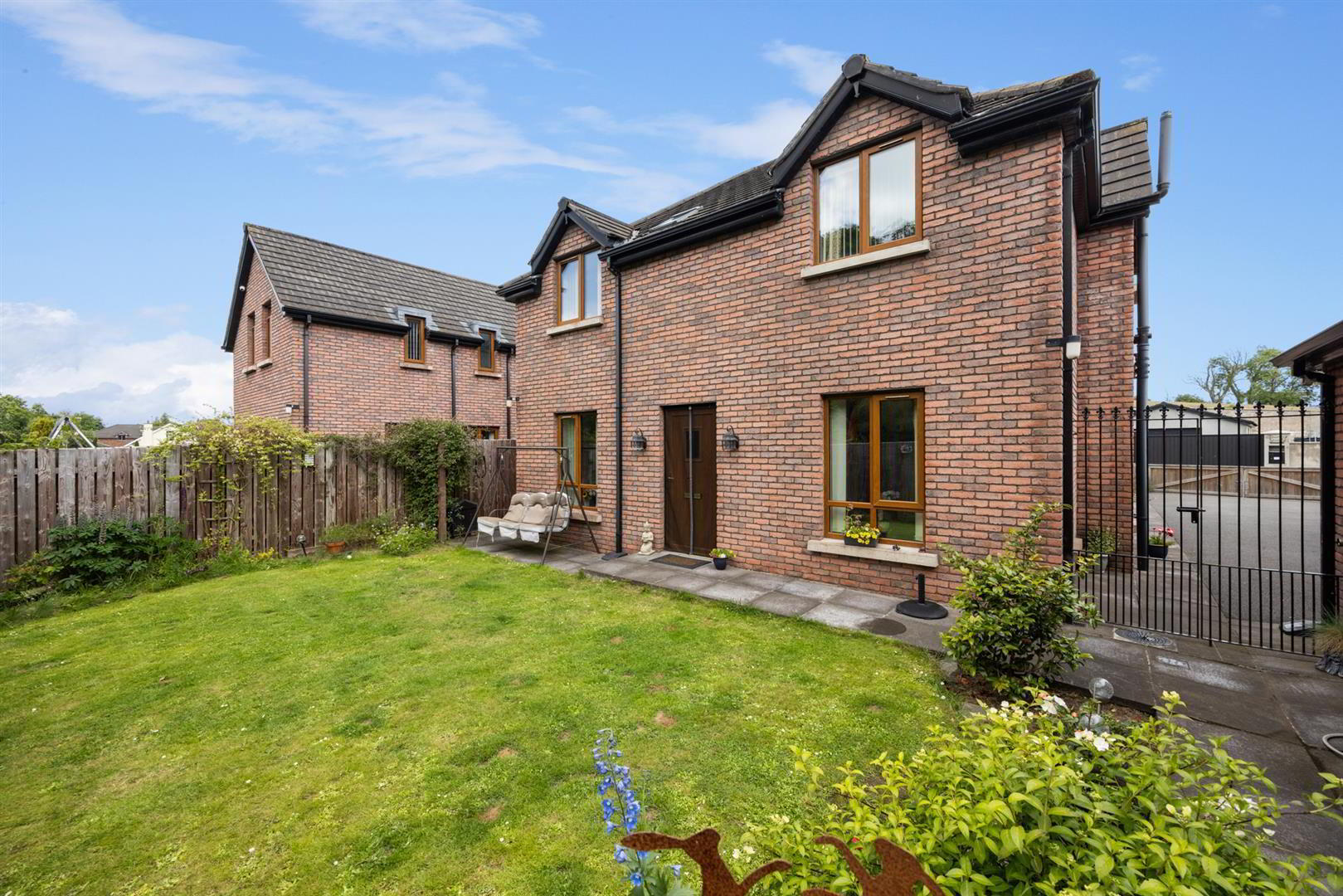 1b Rowallane Close 25 of 29