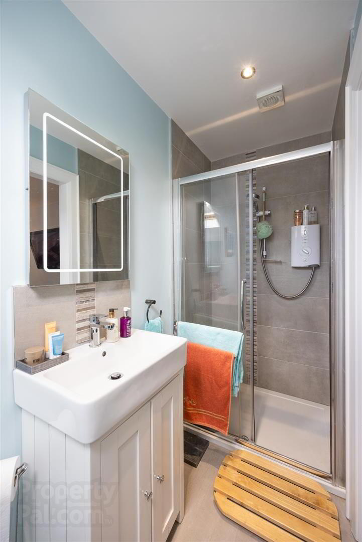 1b Rowallane Close 17 of 29