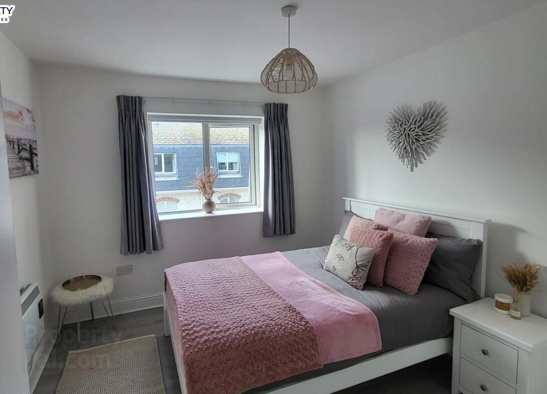 Apartment 8 Galley 6 of 19