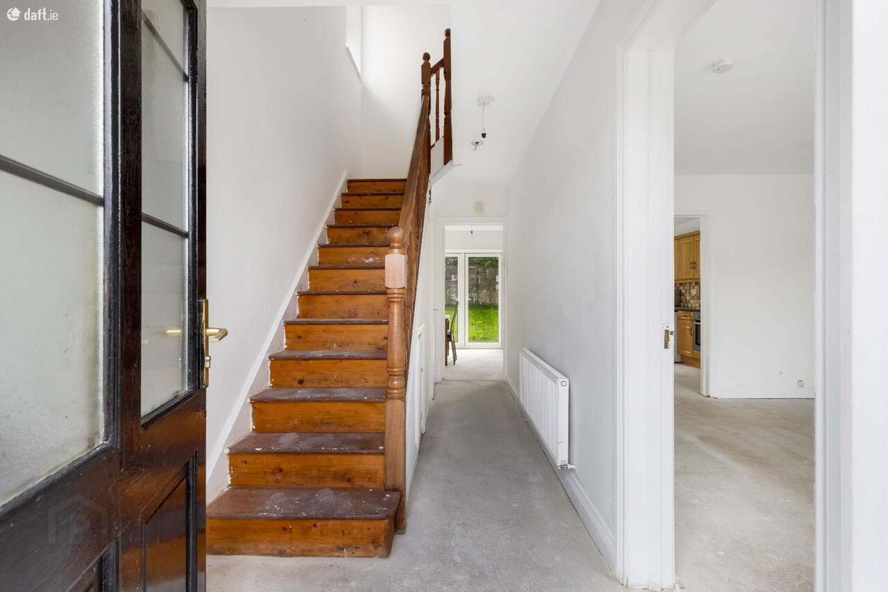 37 Heatherfield 2 of 10