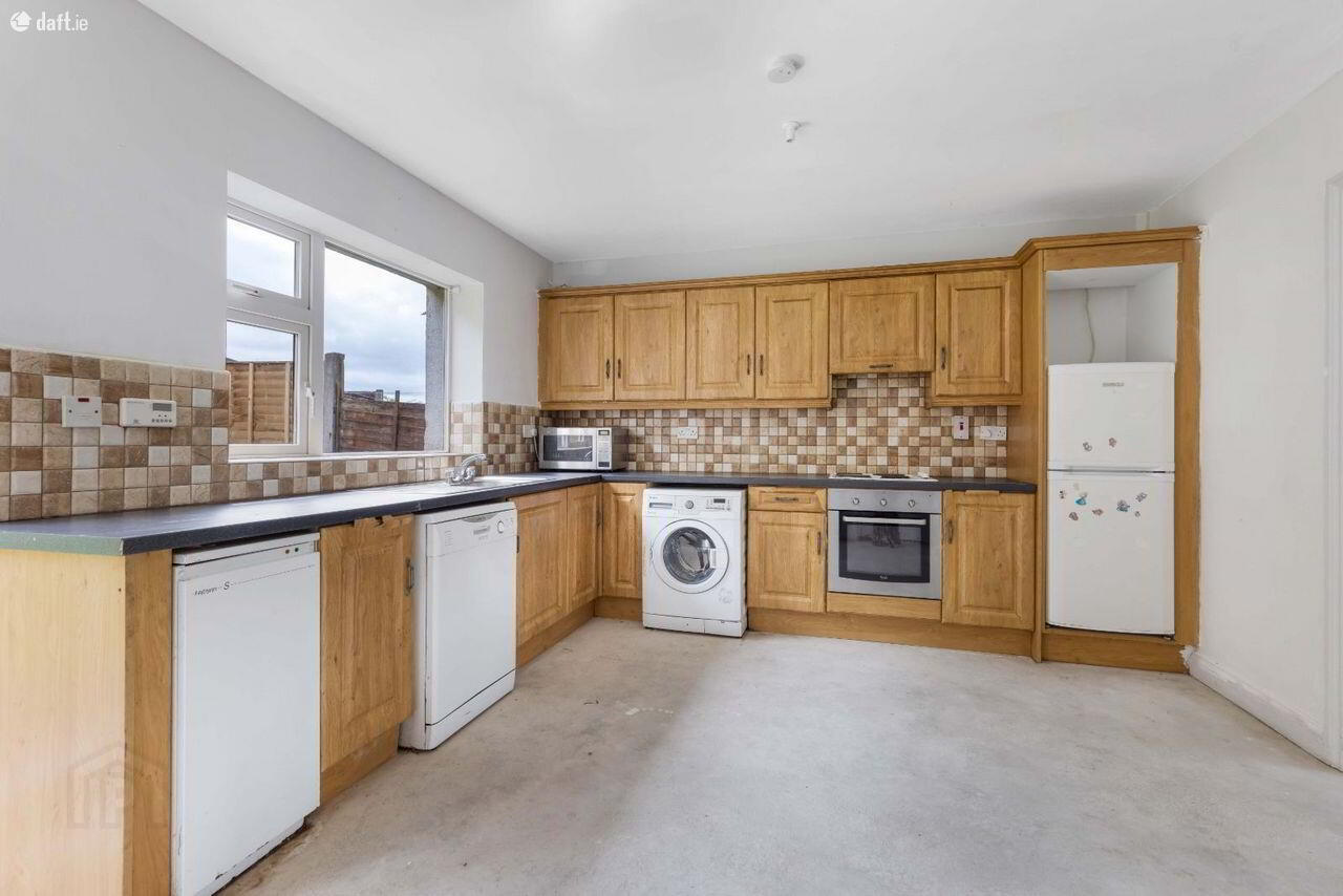 37 Heatherfield 4 of 10