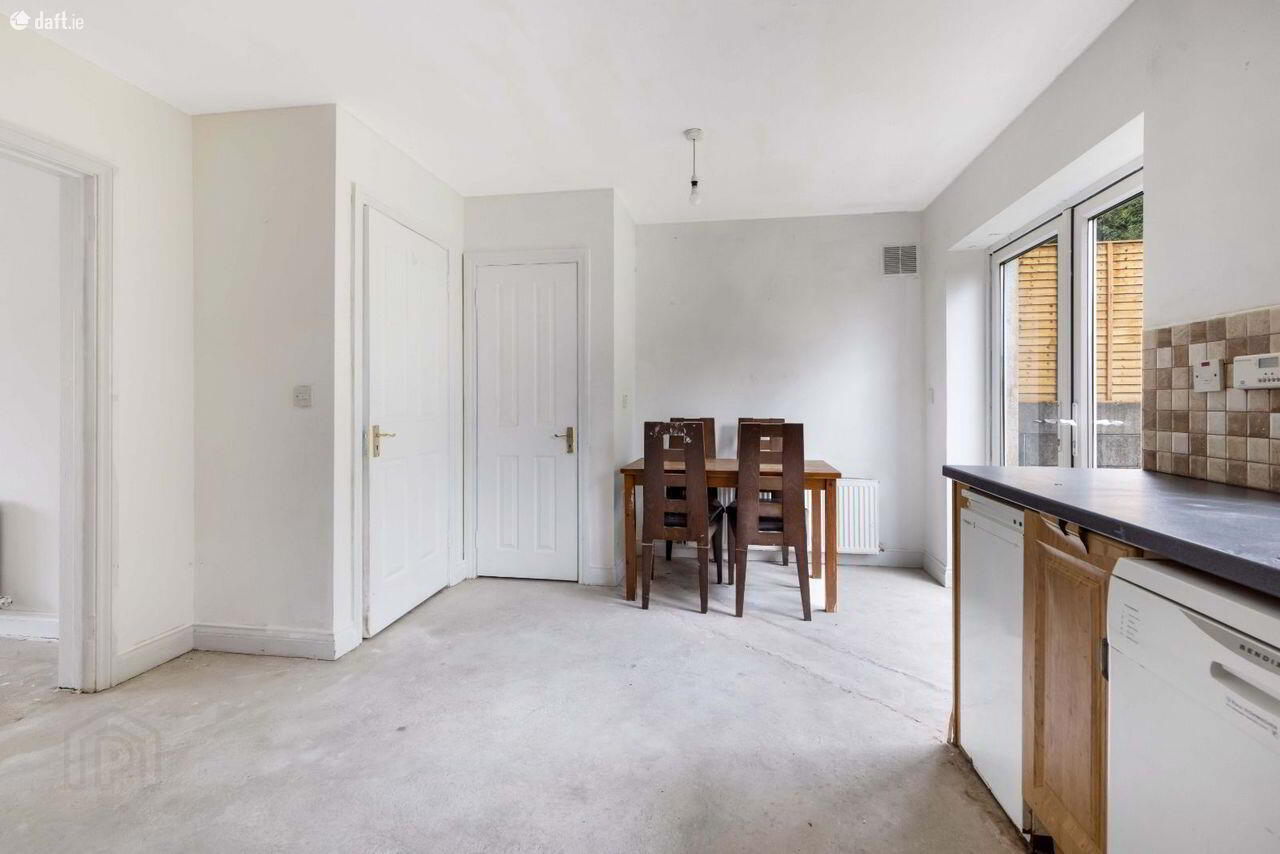 37 Heatherfield 5 of 10