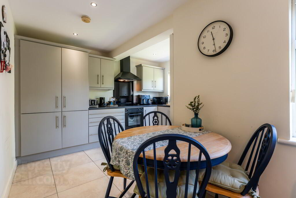28 Wandsworth Gardens 8 of 22