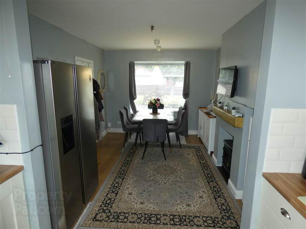 12 Whincroft Road 5 of 6