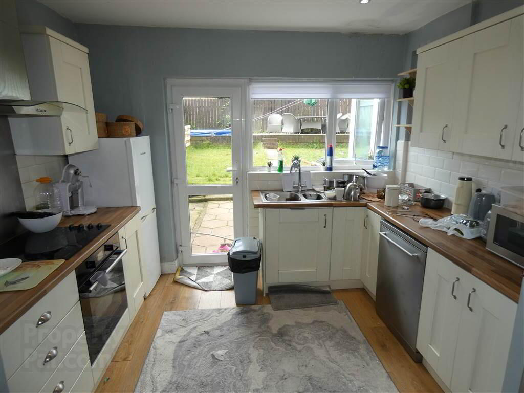 12 Whincroft Road 3 of 6