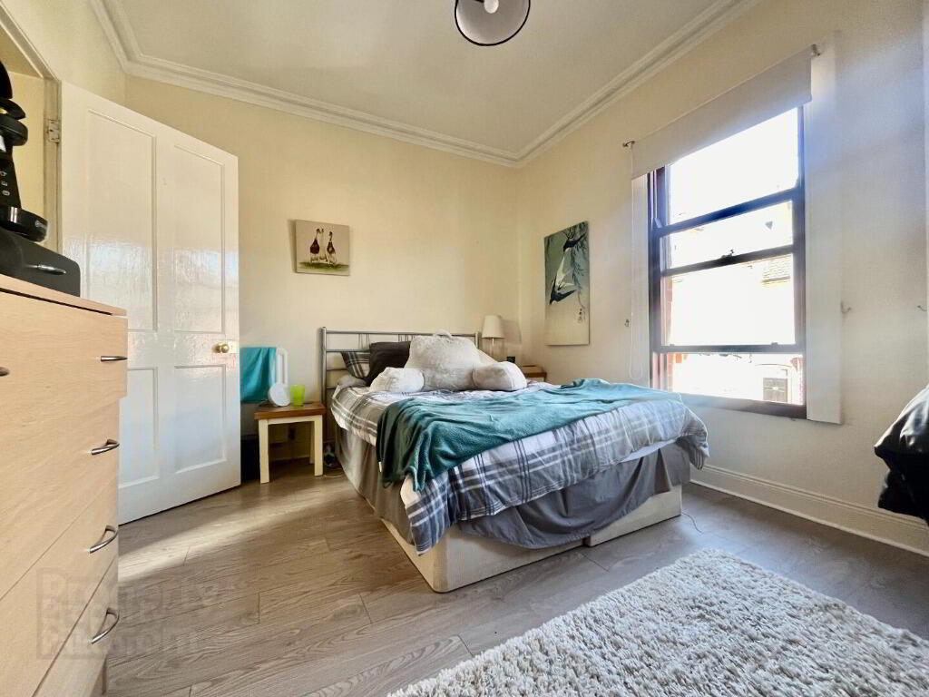 27 Sandhurst Gardens 5 of 8