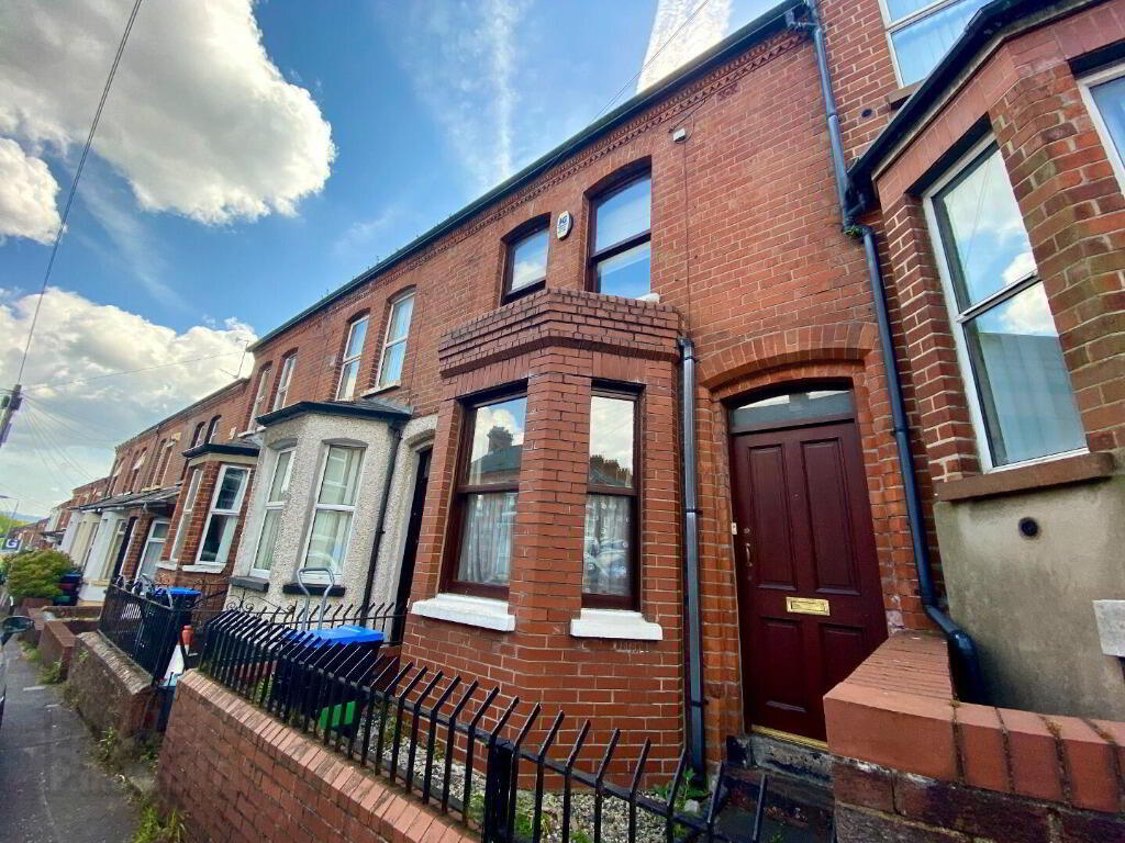 27 Sandhurst Gardens 1 of 8