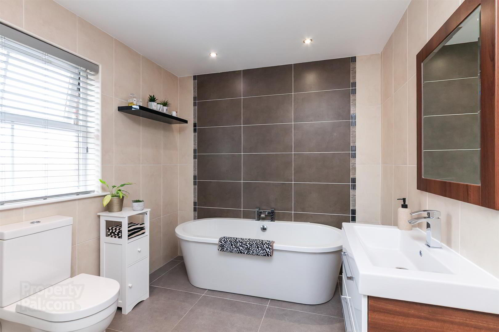 41 Russell Court 26 of 36