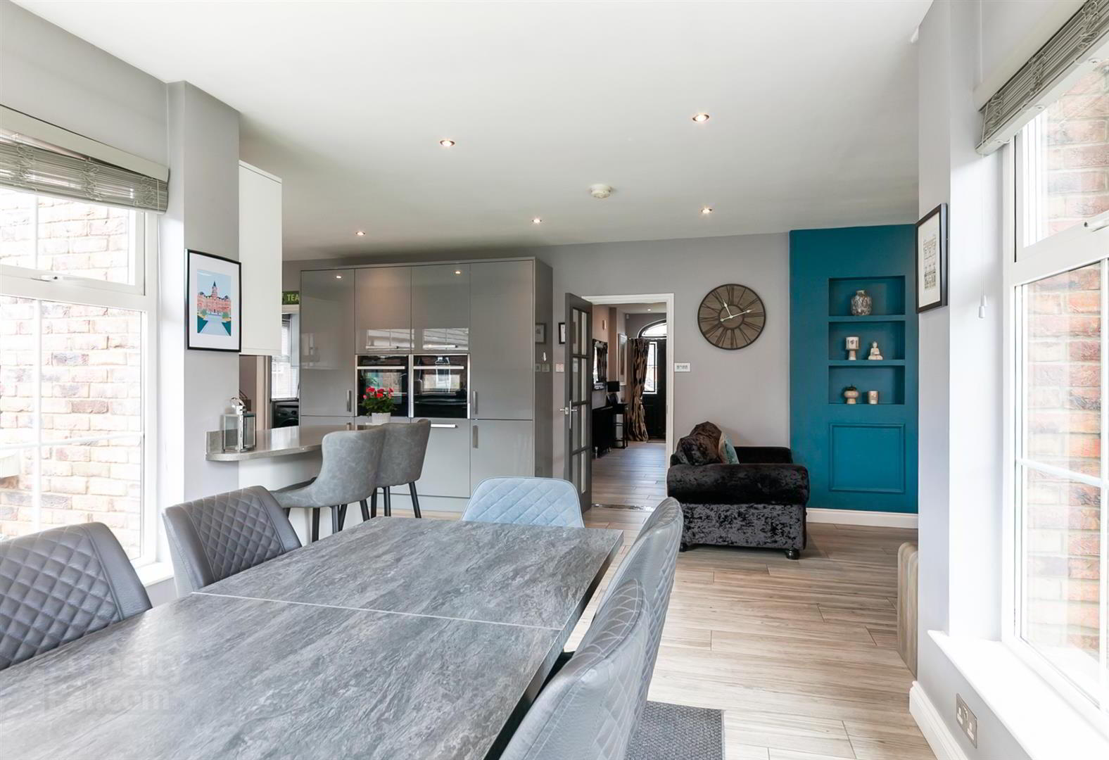 41 Russell Court 12 of 36