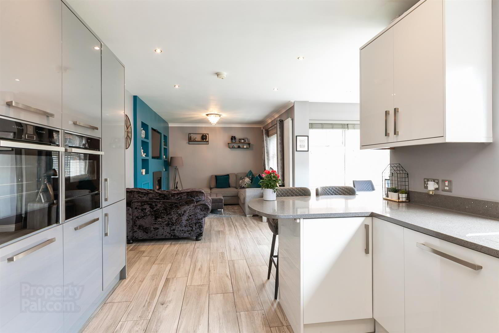 41 Russell Court 14 of 36