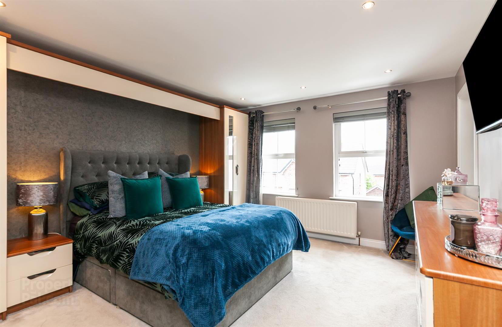 41 Russell Court 17 of 36