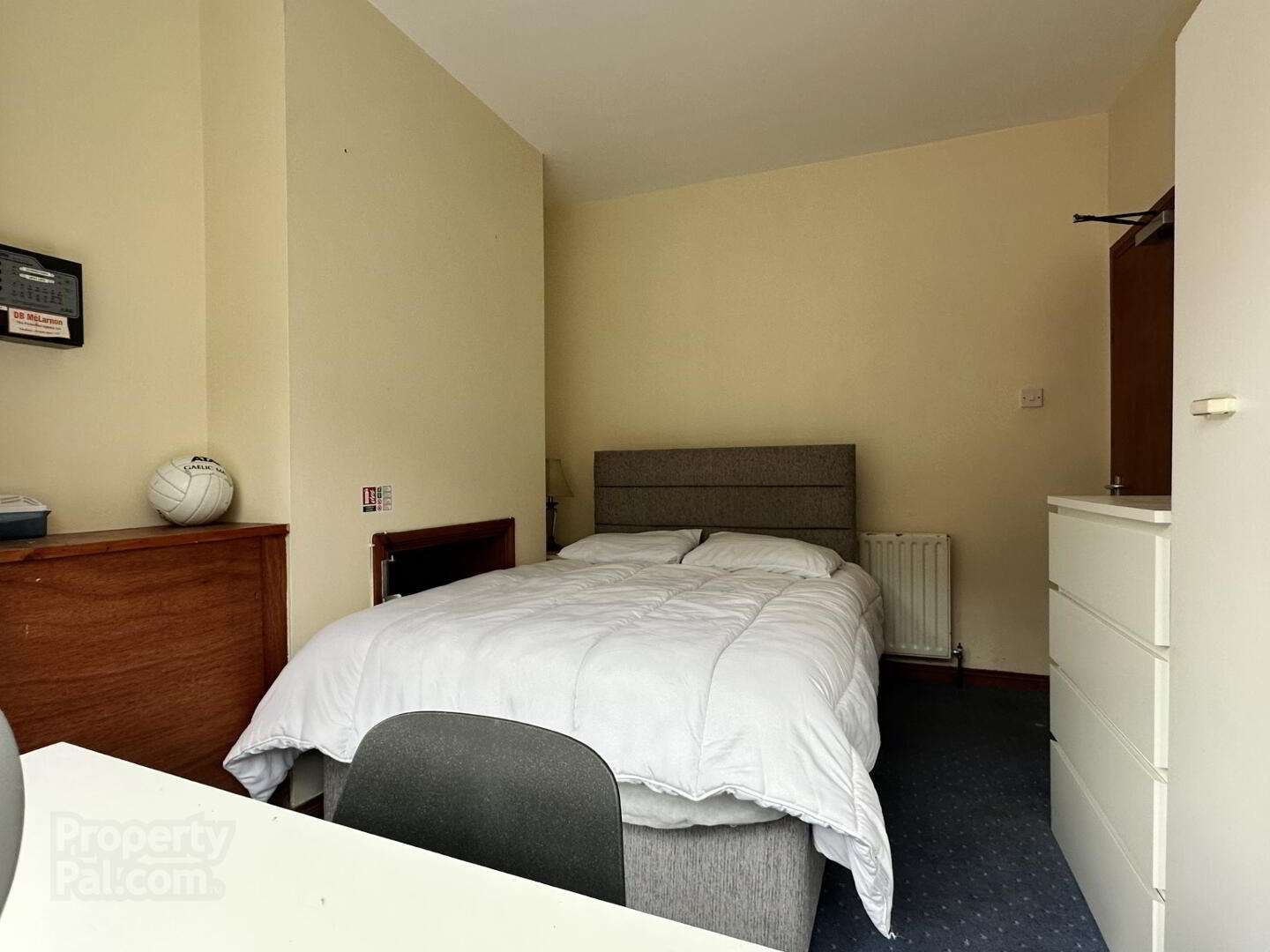 Room 1, 3 Sandhurst Gardens 3 of 13
