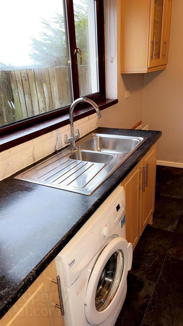 54 Barnfield Road 11 of 48